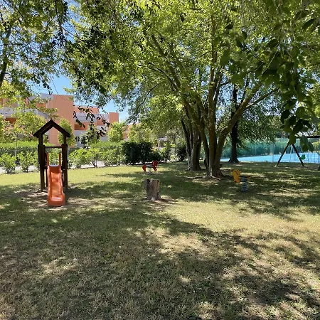 Flat For 5 In A With 12 Pools Apartmán *