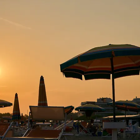 Flat For 5 In A With 12 Pools Apartmán Bibione