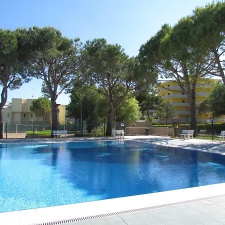 Flat For 5 In A With 12 Pools Apartmán